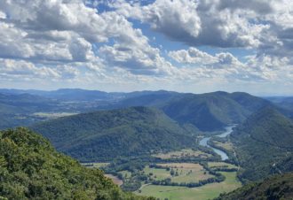 Pic et vestiges du château d’Oliferne