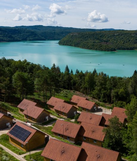 Les chalets du lac de Vouglans