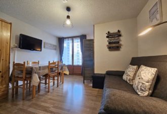 L’Orée des Pistes – Studio en résidence – R422ROU00