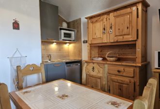 Le Risoux – Studio en résidence – R422CAR00