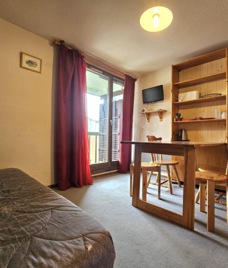 Le Cernois – Studio en résidence – P232VAC00