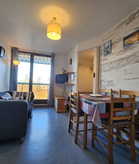 Le Cernois – Studio en résidence – P432GOU00