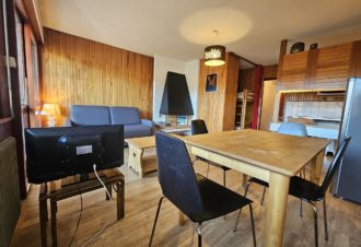 Le Lacuzon – Studio en résidence – R451HEB00