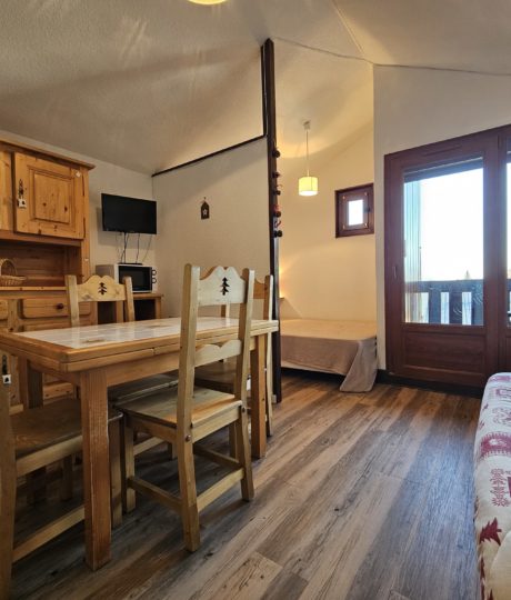 Le Risoux – Studio en résidence – R422CAR00