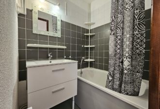 L’Orée des Pistes – Studio en résidence – R312PHI00