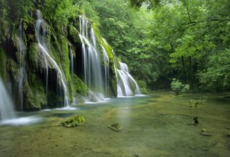 La cascade des tufs aux Planches près d’Arbois