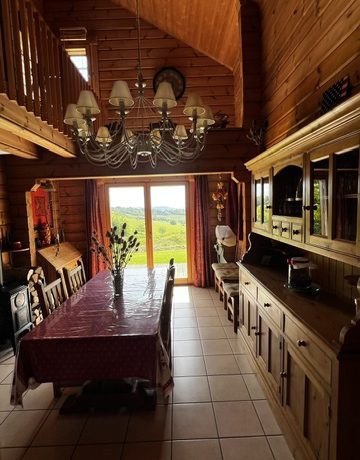 Salle à manger vue côté cuisine