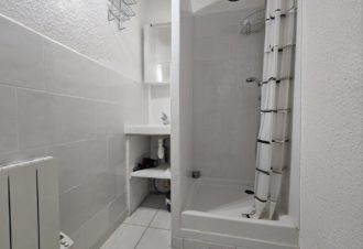 Les Adraits – Studio en résidence – R401VIG00