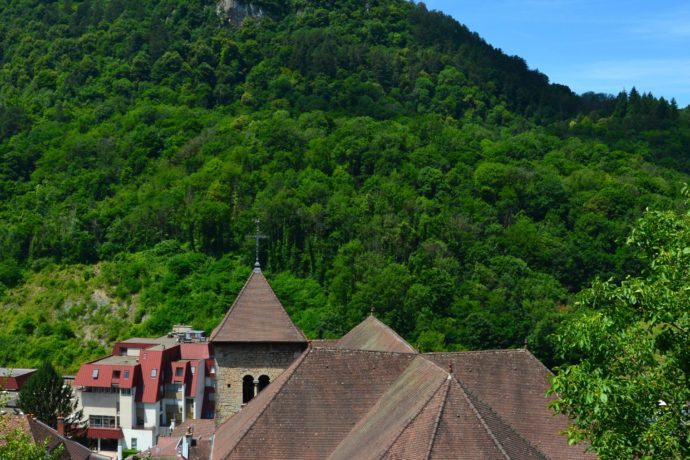 SalleNotreDameToitClocherFort