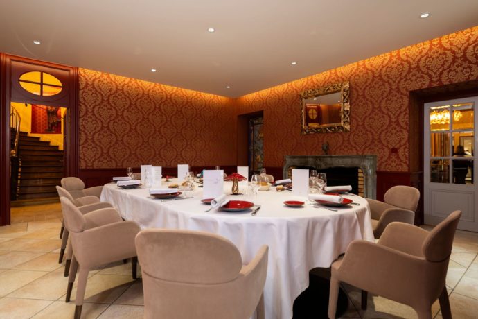 Salon rouge privé