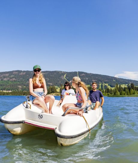 Lac des Rousses : activités nautiques et baignade surveillée