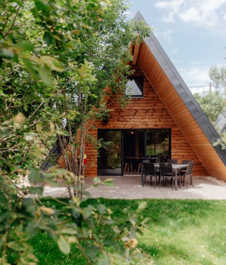 Les Chalets de Coyron – Hébergements Atypiques du Jura