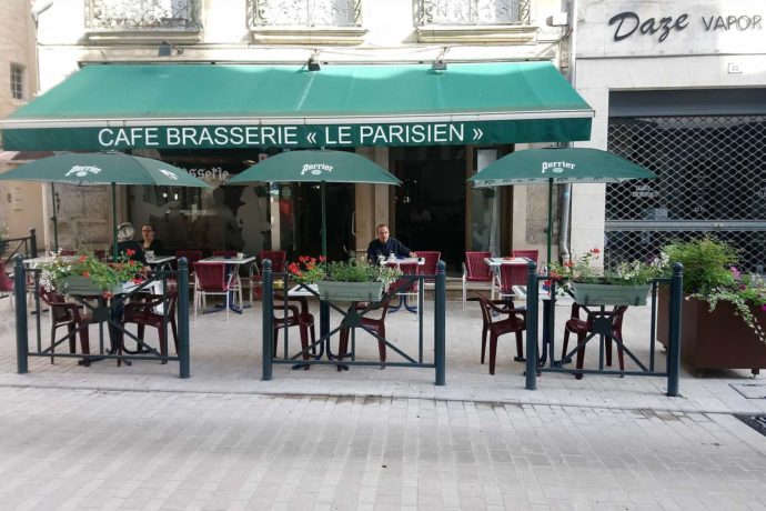 Terrasse-Le-Parisien