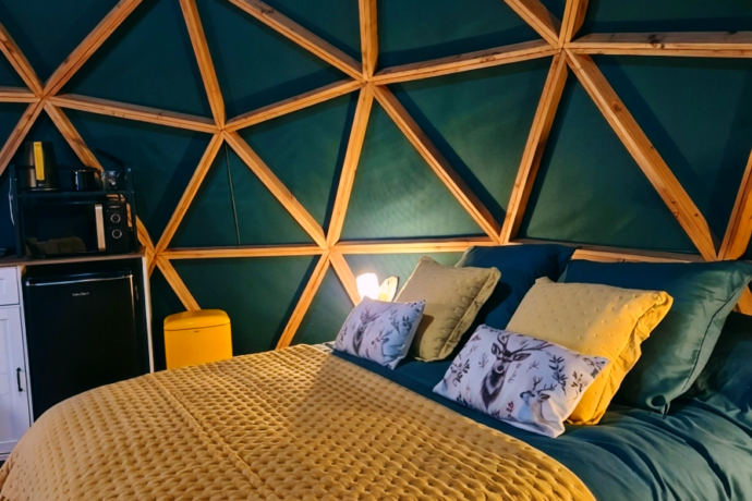 Une nuit cosy au cœur du dôme géodésique