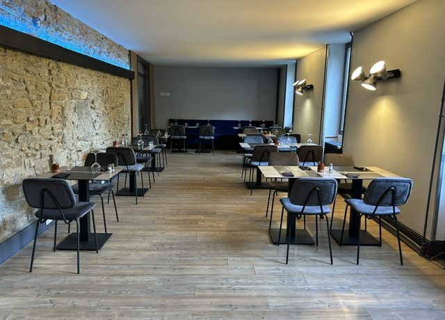 Vue de la Salle de Restaurant