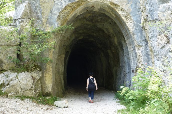 anciennevoiedutram_foncinelebas_tunnel_sentier_randonneur_ete_©CNJ_08.2016