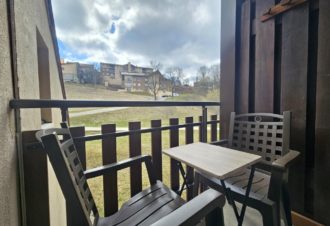 L’Orée des Pistes – Studio en résidence – R213BRO00