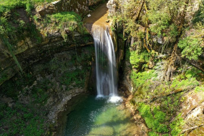 cascade_moulinet_vueaerienne_printemps_mai_2022_©davidbottin