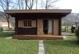 Chalet en bord de seille