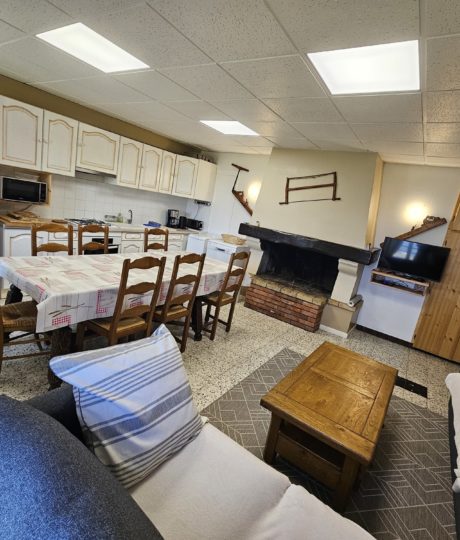 Appartement dans maison des propriétaires – P812TRO00