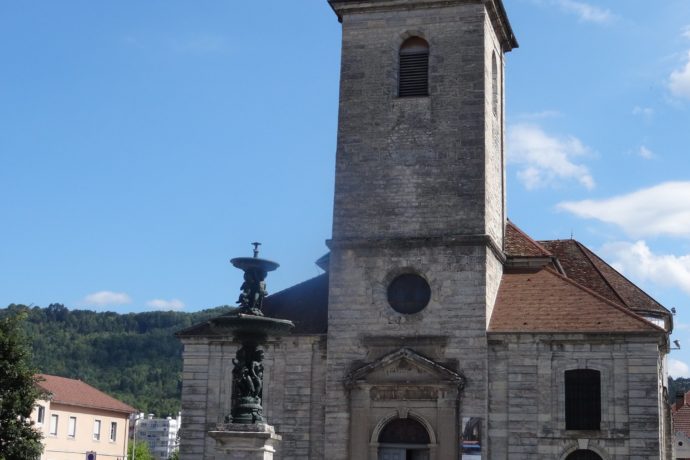 eglise_champagnole_fontaine_ete_©CNJ_09.2016