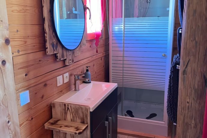 fcbfea43-904a-42ae-be9f-9a2512276eba