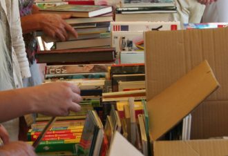 Vente de livres, de magazines et de CD
