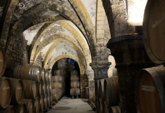 Vins Jérôme Arnoux, La Cave de la Reine Jeanne
