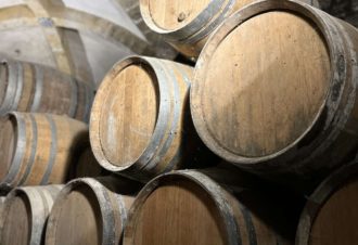 Vins Jérôme Arnoux, La Cave de la Reine Jeanne