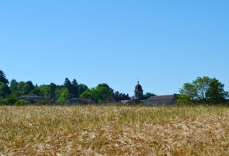 Belvédère du fays, Abbaye de Gigny