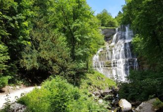 L’Échappée Jurassienne : randonnées au milieu des lacs et cascades