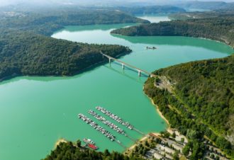 Des cascades de jouets