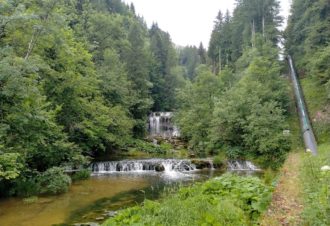 Source de l’Ain et cascade du Moulin du Saut