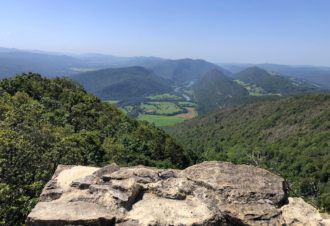 Pic et vestiges du château d’Oliferne