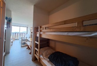 Le Lacuzon – Studio en résidence – R352NUY00