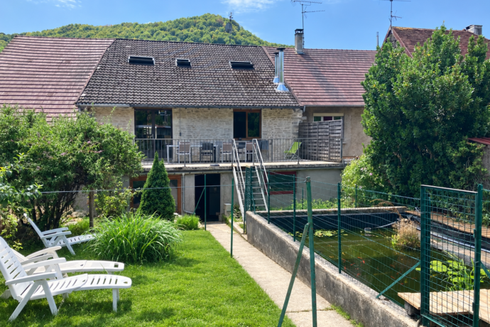 maison vue cote jardin