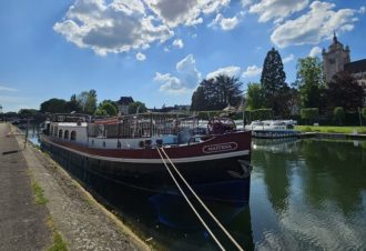 Mini-croisière autour de Dole : luxe et sérénité en péniche privée