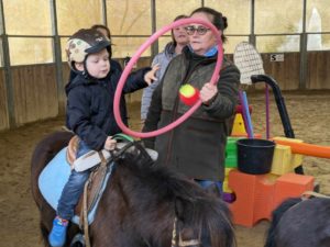 photo baby poney pub janvier 2