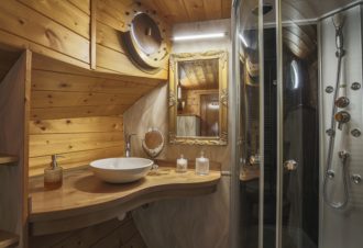 Mini-croisière autour de Dole : luxe et sérénité en péniche privée