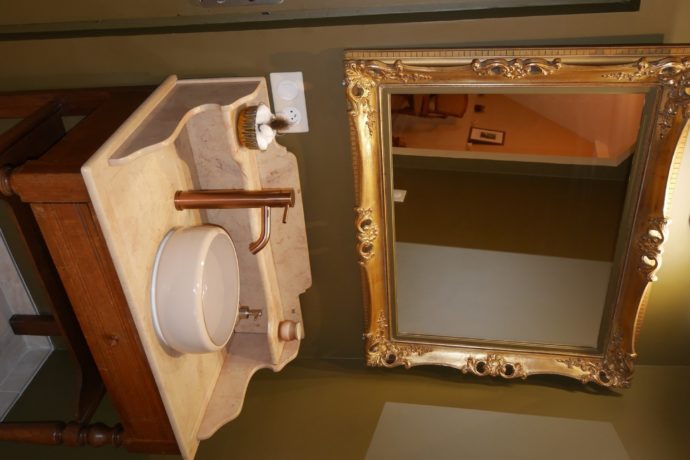 salle de bain de la chambre Pasteur