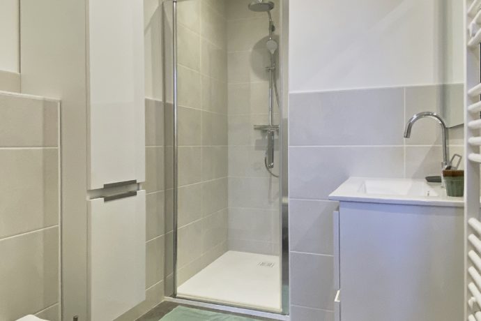 salle de bains chambre 2