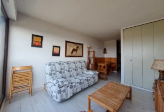 Le Lacuzon – Studio en résidence – R352NUY00