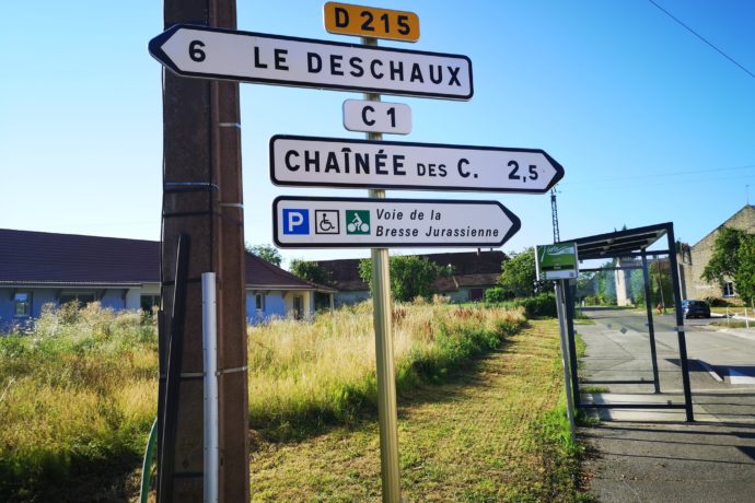 signalétique routière croisement D215 GATEY