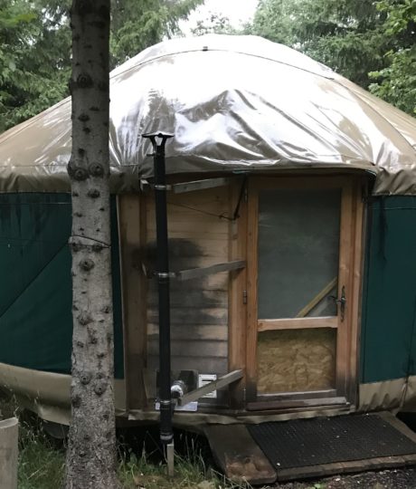 Aire de camping et yourtes – La Ferme au Chapeau Vert